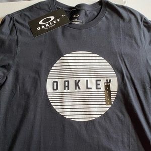 NWT Oakley Black Graphic Tee-Large.